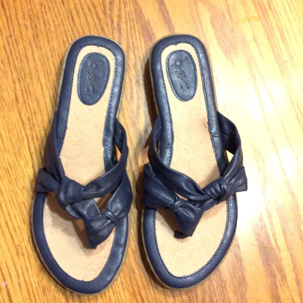 B.O.C sandals sz 8 blue